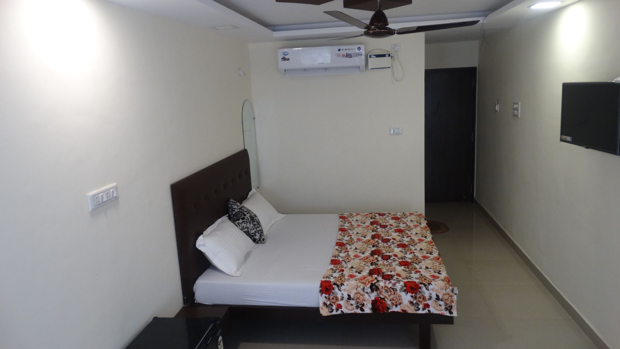 Hotel Swaraj The Goan Dream Calangute Exterior foto