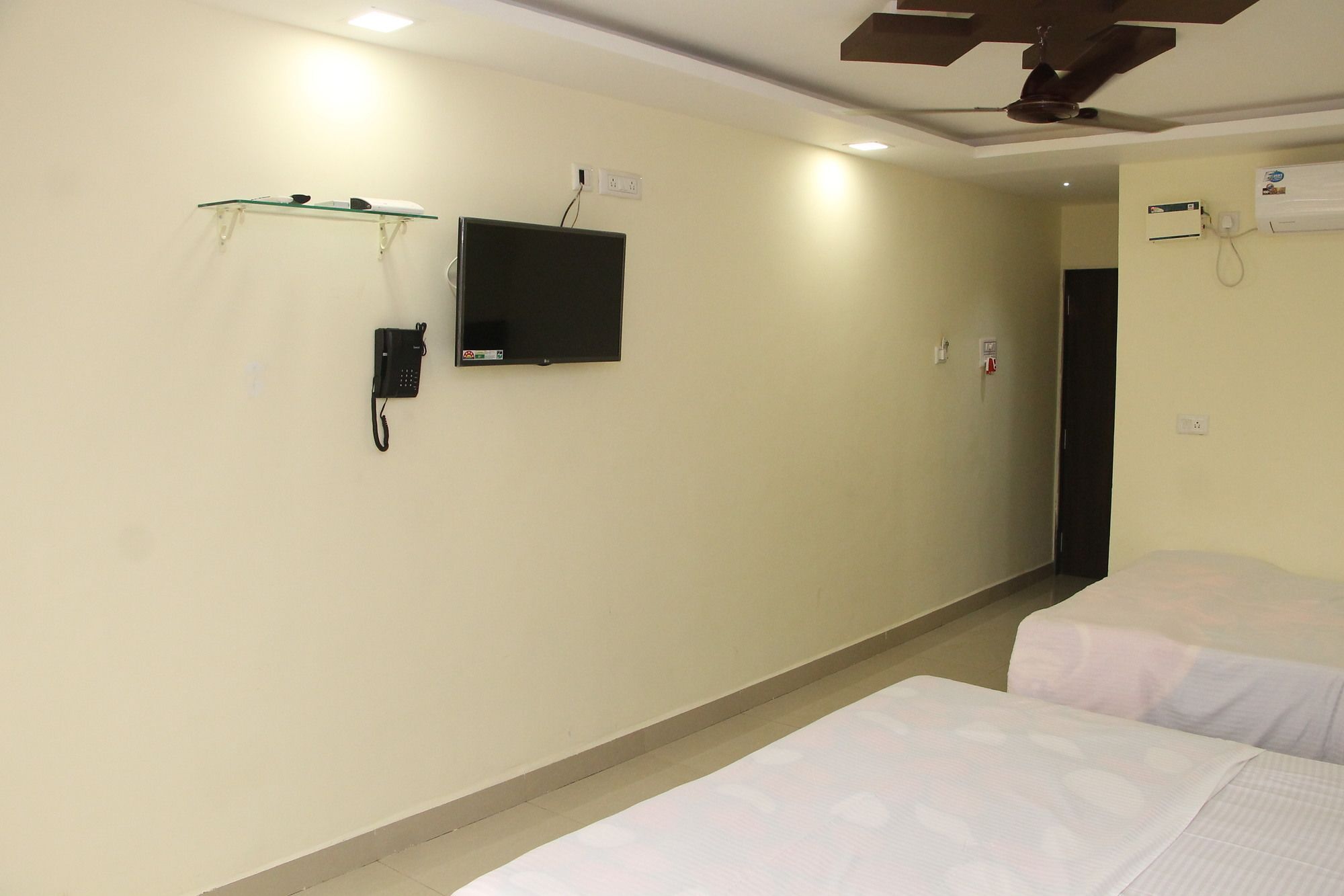 Hotel Swaraj The Goan Dream Calangute Exterior foto